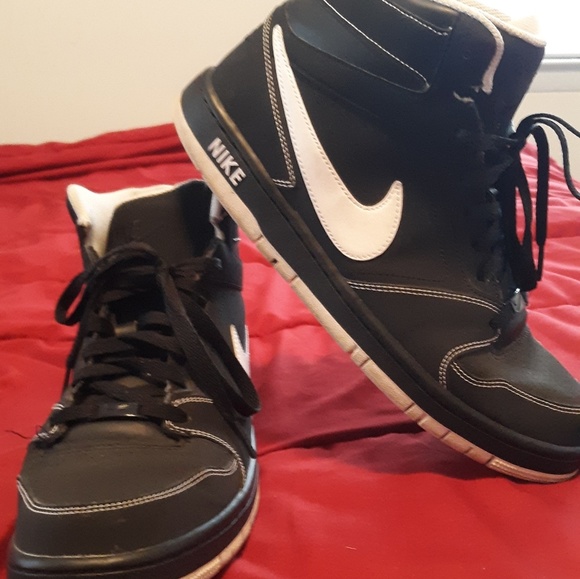 Shoes - Picture 3 of 5